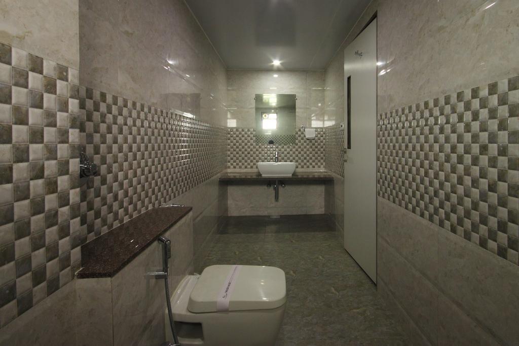 Hotel Apex Surat Cameră foto